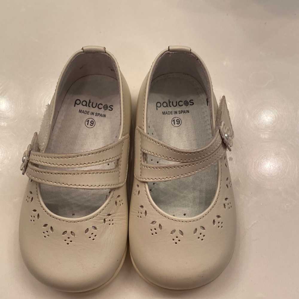Baby girl shoes size 19/US size 4